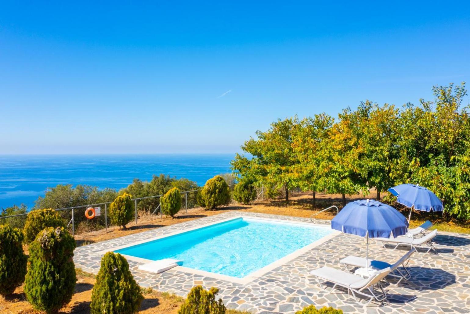 Villa Aetos Vasilikiádhes Exterior photo